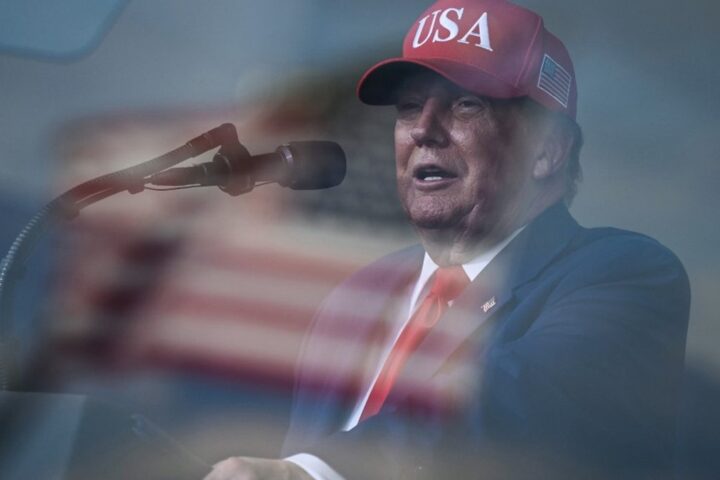 Donald Trump ironise sur les mobilisations en France lors d'un meeting en Géorgie