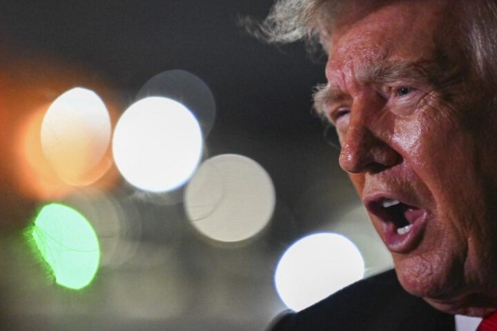 Donald Trump propose de renommer l'océan Atlantique ou Pacifique en son nom lors d'un meeting à Clarksville