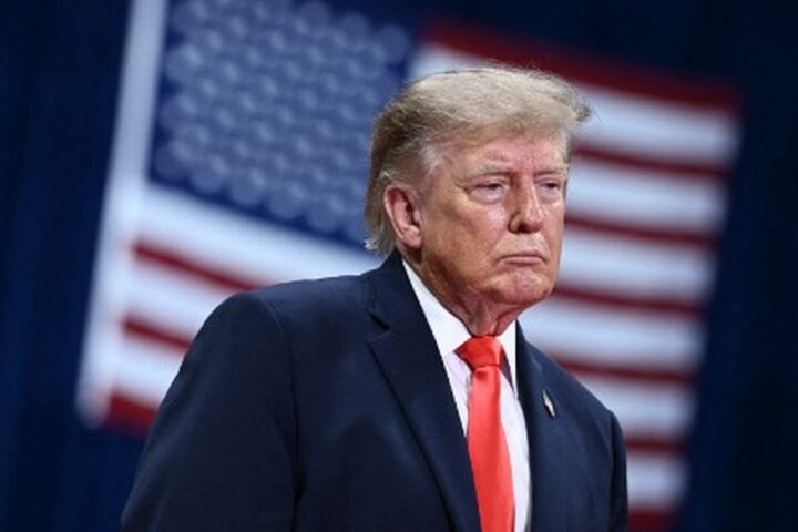Donald Trump souligne la difficulté des républicains pour les midterms 2026 malgré une chance de victoire