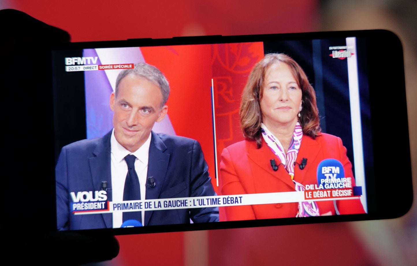 Élection présidentielle 2027 : Ségolène Royal pose des conditions pour soutenir Raphaël Glucksmann 1 Élection présidentielle 2027 : Ségolène Royal pose des conditions pour soutenir Raphaël Glucksmann