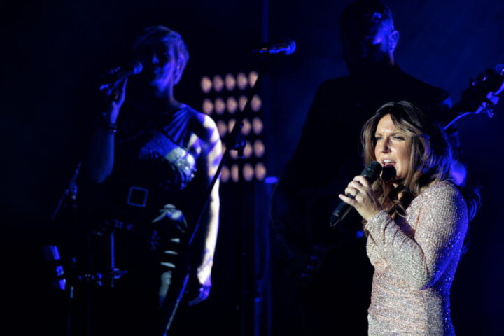 Elle triomphe en interprétant Céline Dion avec sa propre voix, pas un sosie