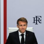 Emmanuel Macron en visite dans le Golfe alors que la France fait face à des violences inédites