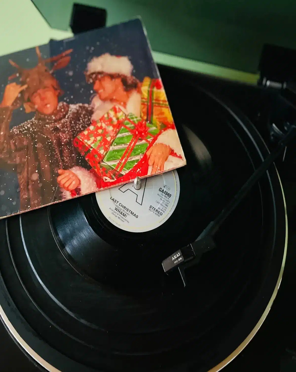 En 1984, George Michael sortait Last Christmas avec Wham ! Quarante ans plus tard, les droits d'auteur financent plus de 20 subventions pour aider les jeunes en difficulté, sans-abri et en lutte contre des problèmes de santé mentale.