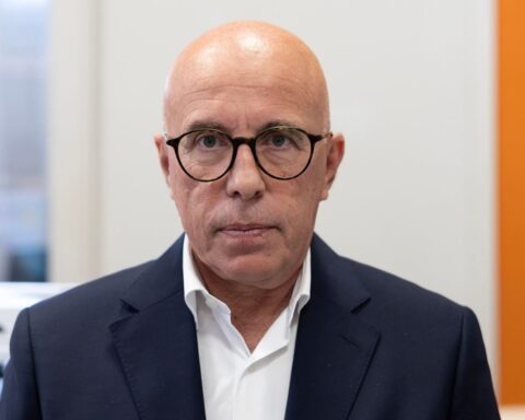 Éric Ciotti incite Retailleau et Lisnard à abandonner leurs candidatures pour la présidentielle de 2027