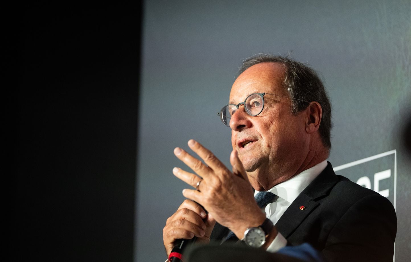 François Hollande s'inspire de Barack Obama en vue de la présidentielle de 2027