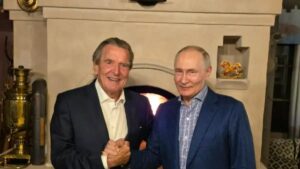 Gerhard Schröder rencontre Vladimir Poutine à Moscou pour son anniversaire malgré la critique en Allemagne