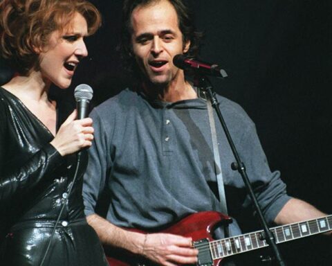 Jean-Jacques Goldman assiste discrètement au concert de Céline Dion à Nanterre