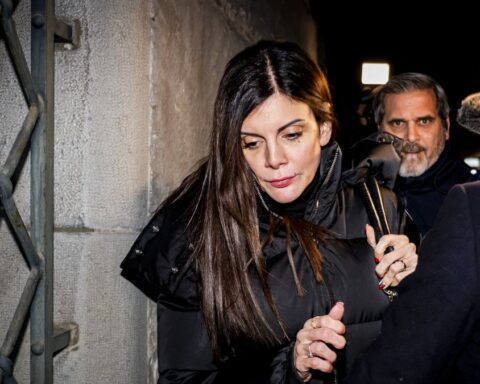 Jessica Moretti demande des indemnités à son assurance après l'incendie meurtrier de Crans-Montana