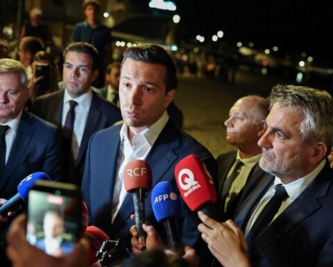 Jordan Bardella face à des accusations d'antisémitisme : une stratégie de défense inspirée de Trump