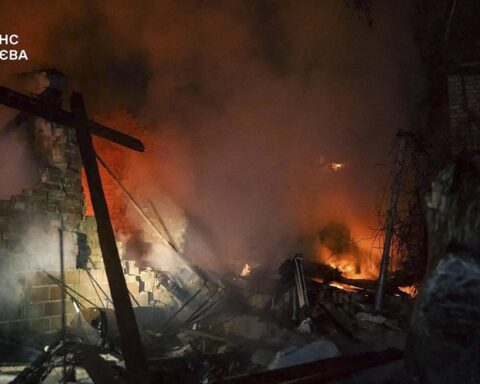 Kiev ciblée par de nouvelles frappes de missiles russes, au moins deux morts