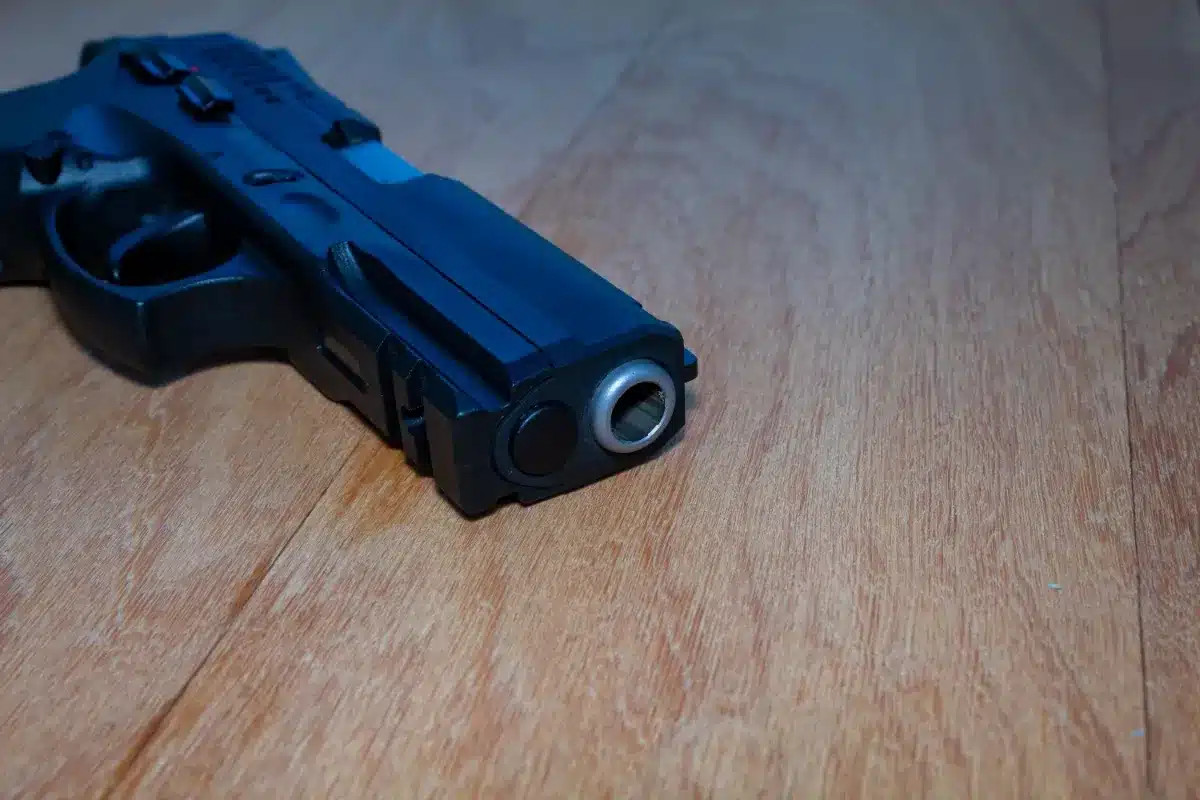 La Californie impose aux imprimantes 3D de stopper la production d'armes à feu, mais la norme technique n'est pas encore établie : les fabricants se retrouvent dans l'incertitude.