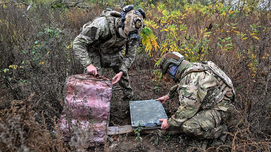 La perturbation des satellites ukrainiens révèle un risque central de la guerre moderne