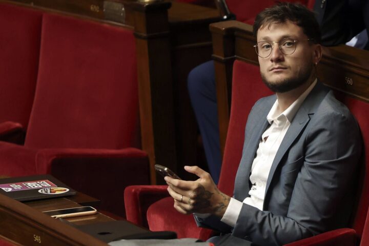 La police clarifie qu'elle ne souhaitait pas arrêter le député LFI Raphaël Arnaud à la gare de Lyon
