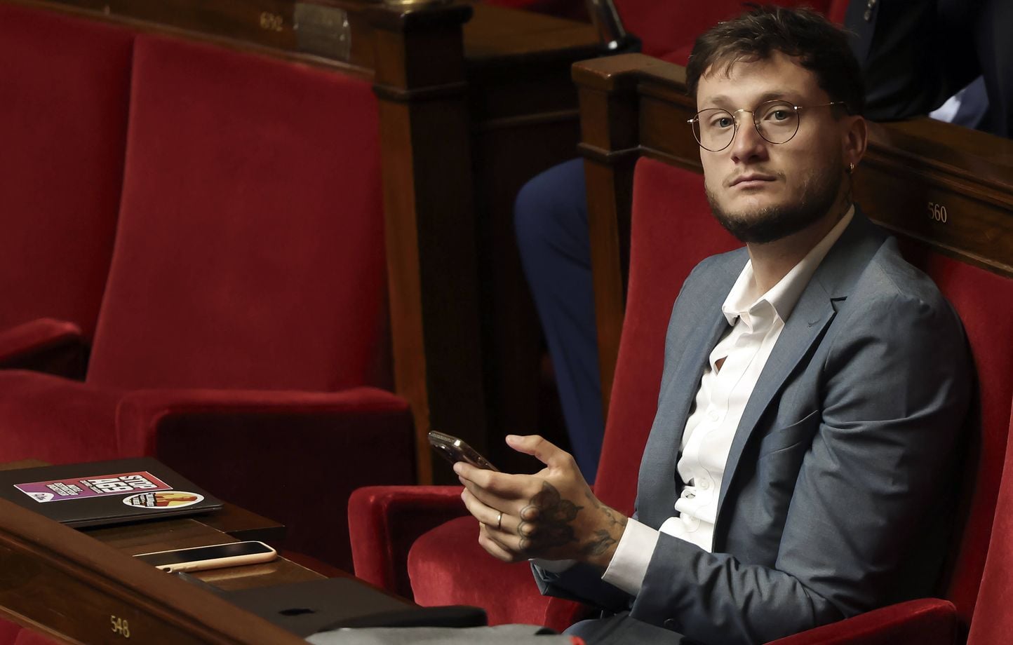 La police clarifie qu'elle ne souhaitait pas arrêter le député LFI Raphaël Arnaud à la gare de Lyon 1 La police clarifie qu'elle ne souhaitait pas arrêter le député LFI Raphaël Arnaud à la gare de Lyon