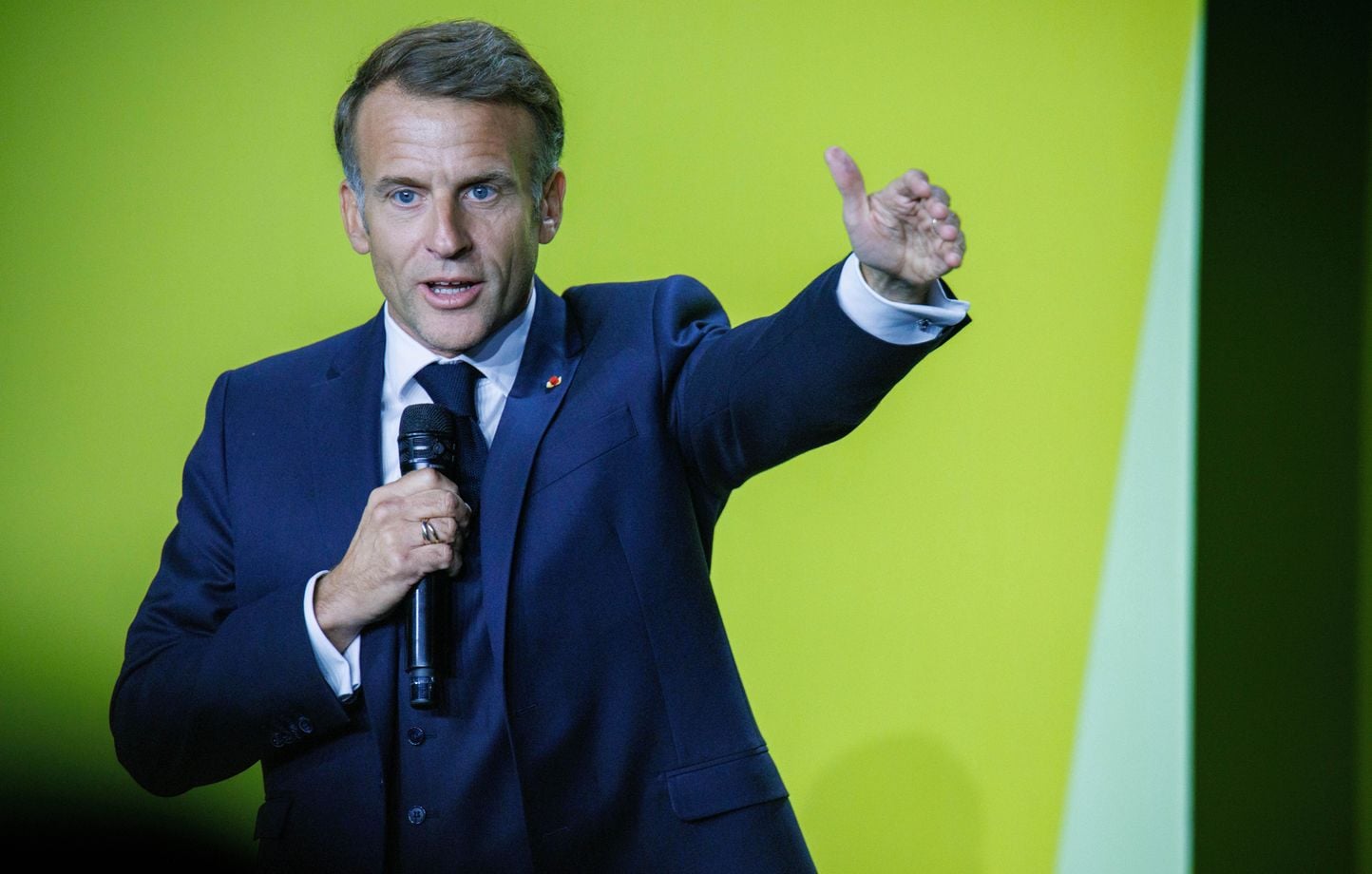 La popularité d'Emmanuel Macron atteint un niveau historiquement bas, tandis que son Premier ministre se redresse légèrement 1 La popularité d'Emmanuel Macron atteint un niveau historiquement bas, tandis que son Premier ministre se redresse légèrement