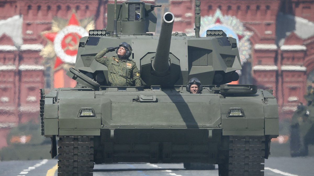 La Russie envisage d'améliorer le T-14 Armata avec un canon de 152 mm et des capacités de défense antiaérienne