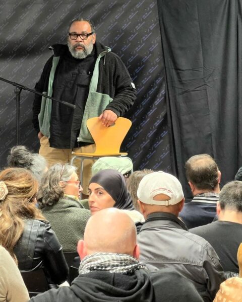 Lalanne et Dieudonné lancent leur campagne présidentielle à Valenciennes malgré un faible public