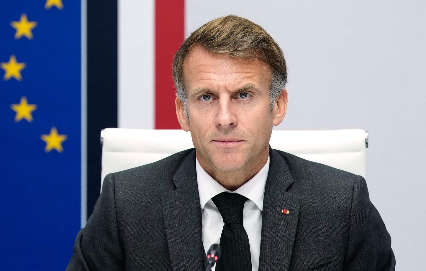 Le coût du bureau d'Emmanuel Macron après son départ de l'Élysée : 2,3 millions d'euros à la charge des contribuables 1 Le coût du bureau d'Emmanuel Macron après son départ de l'Élysée : 2,3 millions d'euros à la charge des contribuables