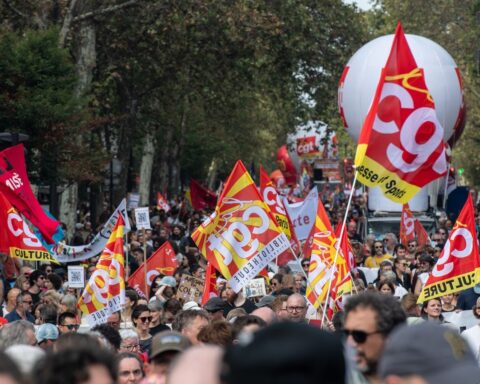 Le gouvernement propose d'augmenter l'indice minimum pour les fonctionnaires, mais les syndicats dénoncent des « mesurettes »