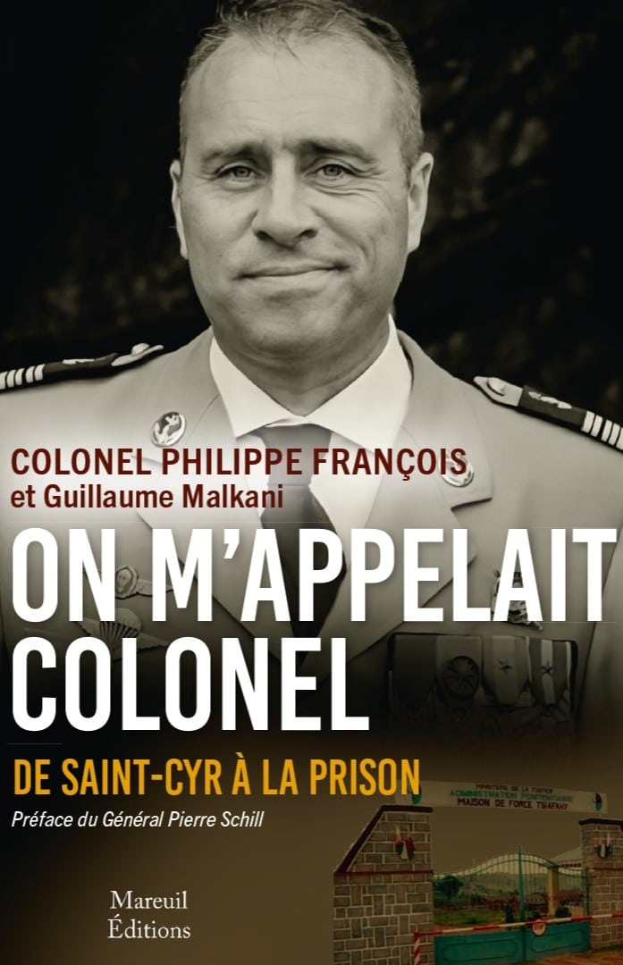 Le parcours tragique du colonel devenu bagnard : entre humanité et détention.