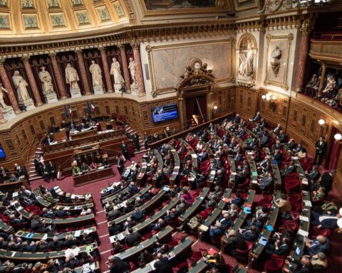 Le Sénat français abroge le Code noir, symbole de l'esclavage, après 178 ans