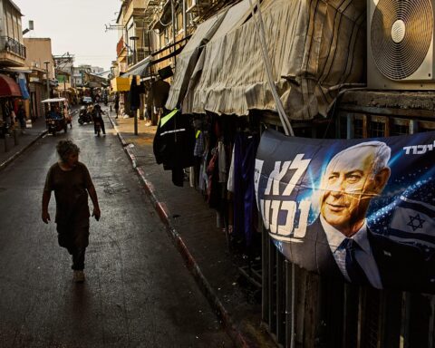 L'élection en Israël : Eisenkot, ancien militaire, défie Netanyahu sur fond de promesses de réconciliation et de sécurité