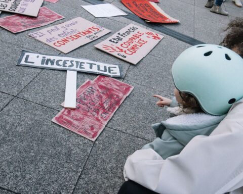 Les députés français adoptent une extension de la définition de l'inceste aux cousins germains