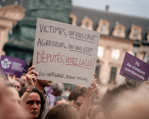 Les députés rejettent la création d'un congé pour victimes de violences sexistes et sexuelles