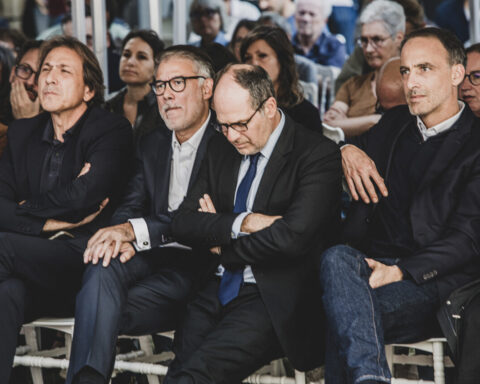 Les dirigeants socialistes se réjouissent de la participation à la primaire, en baisse de 90 % en dix ans