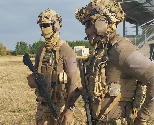 Les drones de combat, une arme intégrée au quotidien des parachutistes français 1 Les drones de combat, une arme intégrée au quotidien des parachutistes français