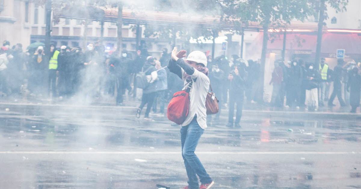 Les manifestations soulèvent des questions sur l'impact des gaz lacrymogènes sur les cycles menstruels