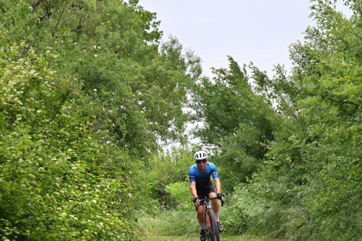 Licenciement d'un salarié en arrêt maladie après des sorties de VTT dans le Pays basque