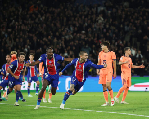 Ligue des champions : le PSG triomphe du FC Barcelone dans un match haletant.