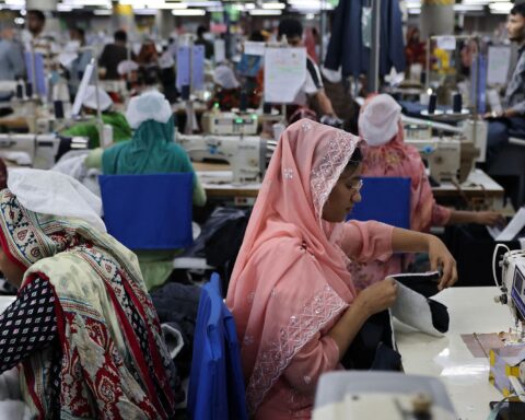 L’industrie textile du Bangladesh en difficulté face à la crise énergétique mondiale