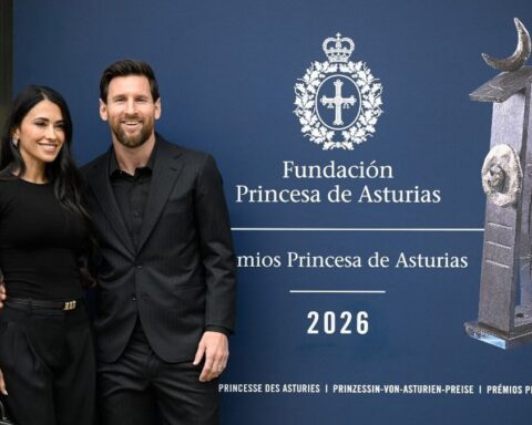 Lionel Messi reçoit le Prix Princesse des Asturies et dîne avec la famille royale espagnole