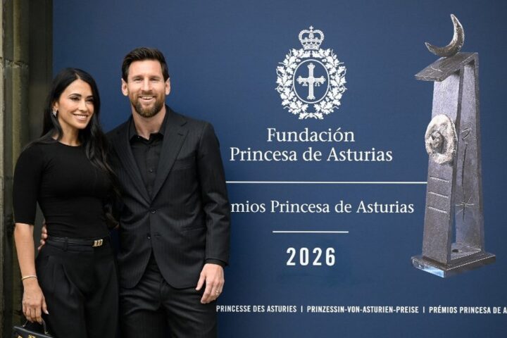 Lionel Messi reçoit le Prix Princesse des Asturies et dîne avec la famille royale espagnole