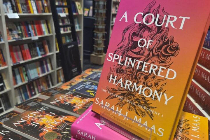 Littérature : le tome 6 de la série phénomène Acotar connaît un succès fulgurant