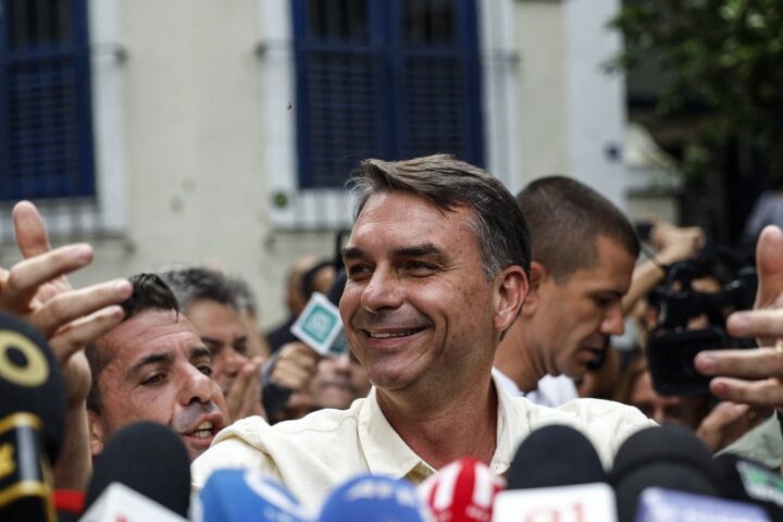 Lula face à un défi inédit : peut-il renverser Flavio Bolsonaro avant le second tour ?