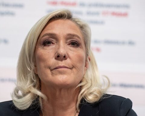 Marine Le Pen appelle à la démission de Richard Ferrand à la tête du Conseil constitutionnel
