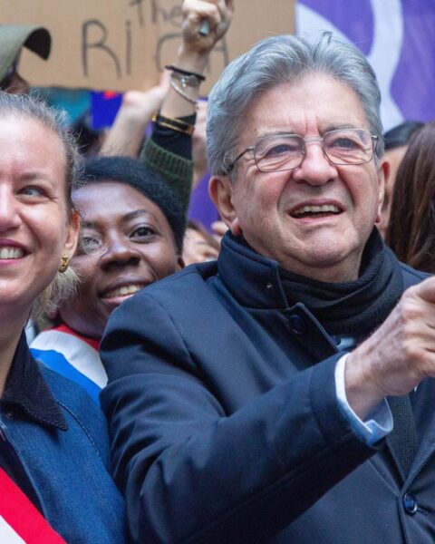 Mélenchon en position de second tour dans un sondage après les violences de la manifestation du 17 octobre