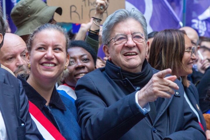 Mélenchon en position de second tour dans un sondage après les violences de la manifestation du 17 octobre