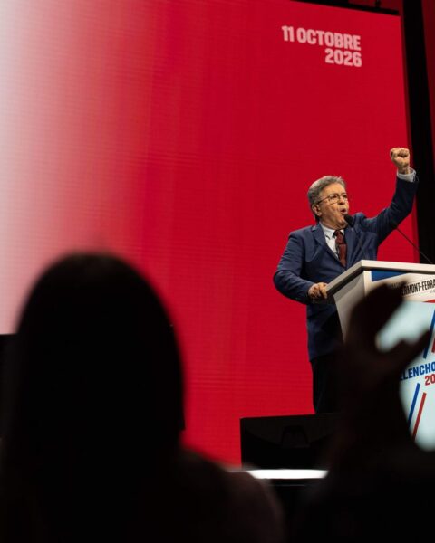 Mélenchon promet d'abolir Parcoursup lors d'un meeting à Clermont-Ferrand