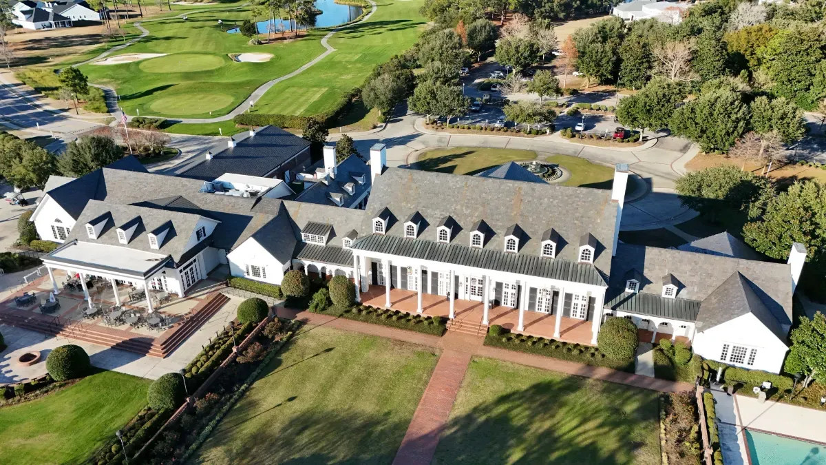 Mike Tyson achète une maison de 4740 mètres carrés pour 3 millions de dollars, dont la valeur a triplé en 30 ans.