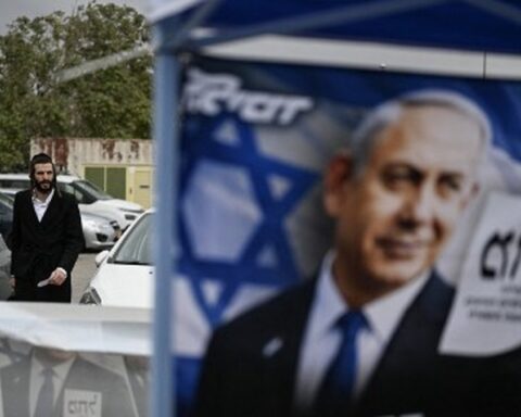 Participation record aux législatives israéliennes : Netanyahu accusé de fraude, tensions politiques croissantes