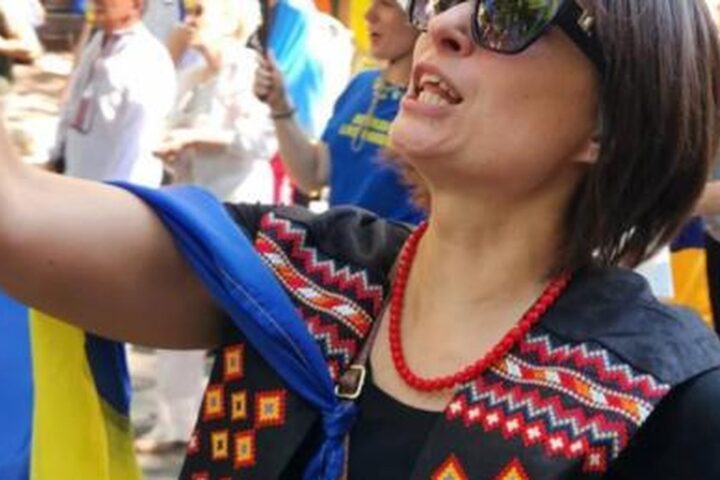 Pechbonnieu : Kseniia Fedorenko défend l'identité ukrainienne à travers l'art traditionnel et l'engagement humanitaire