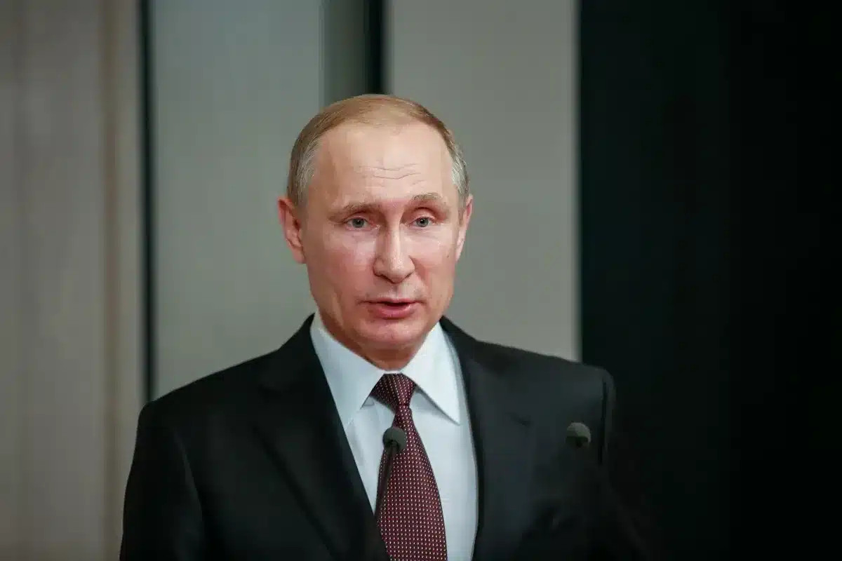 « Poutine fait l'éloge d'Elon Musk en pleine guerre, suscitant l'inquiétude des diplomates européens »