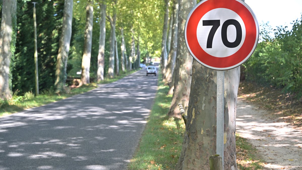 Près de 400 automobilistes piégés par un faux panneau de vitesse en Allemagne 1 Près de 400 automobilistes piégés par un faux panneau de vitesse en Allemagne