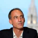 Présidentielle 2027 : Glucksmann rejoint Mélenchon et Philippe à égalité pour le second tour selon un sondage