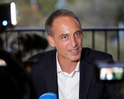 Primaire de la gauche : Raphaël Glucksmann remporte le scrutin avec 66 % des voix dès le premier tour