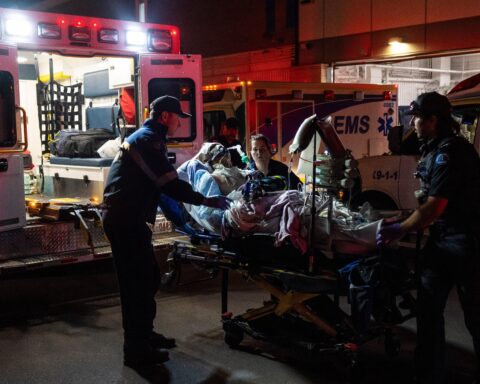 Quatre morts dans un incendie violent sur une base militaire canadienne